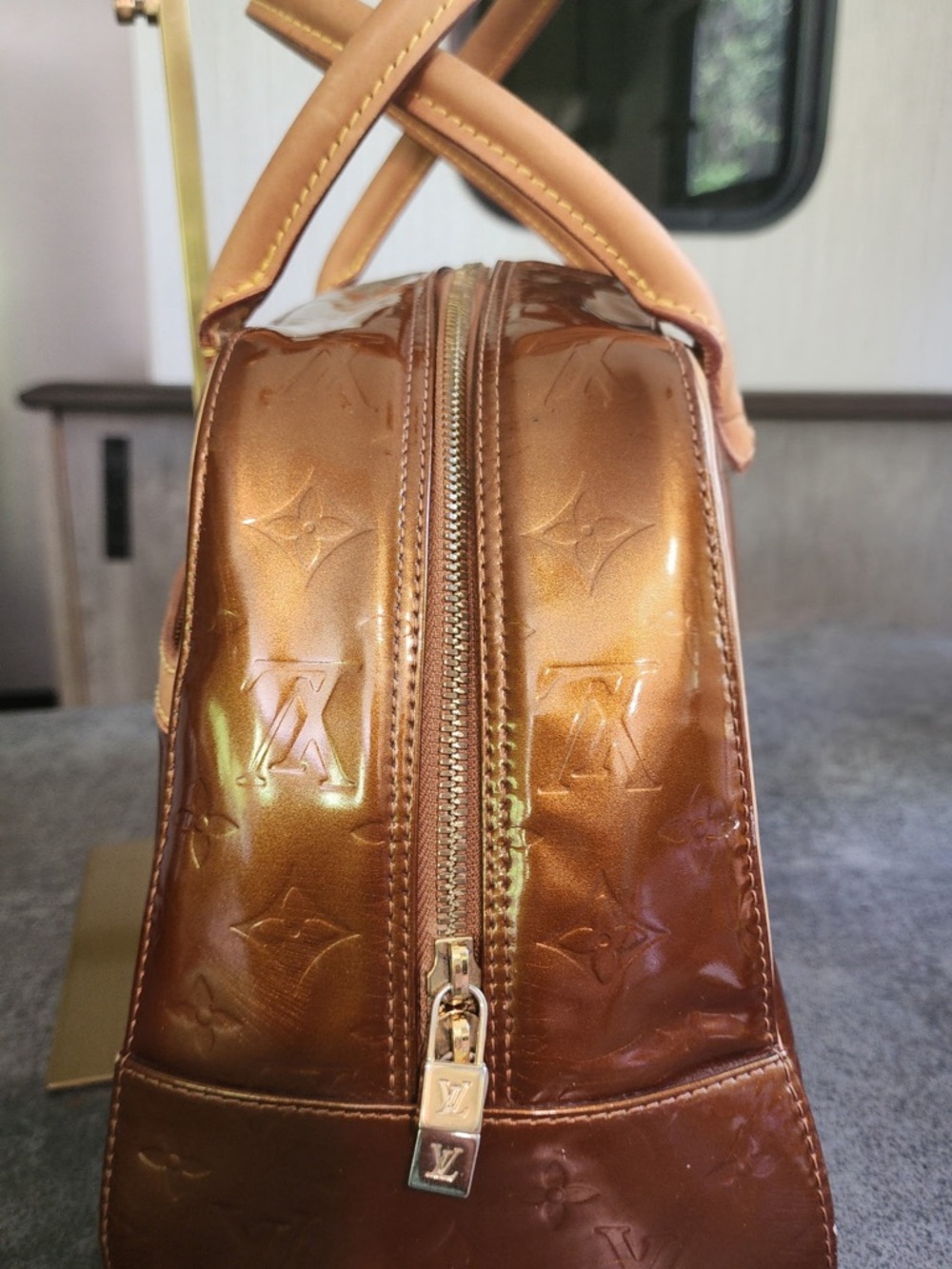 Louis Vuitton Metallic Copper Vernis Monogram Satchel - Picture 3 of 10